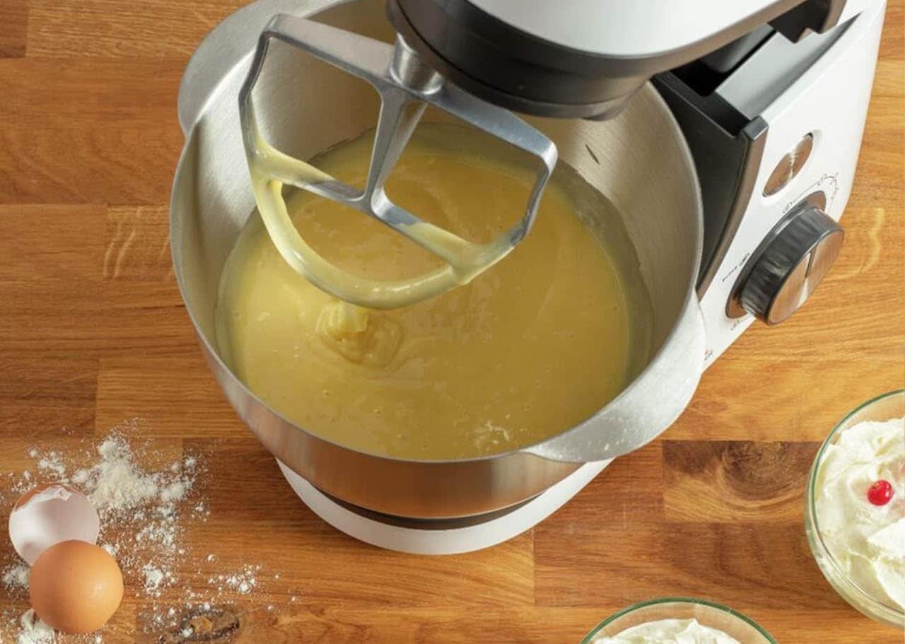 Un robot pâtissier de la marque Moulinex.