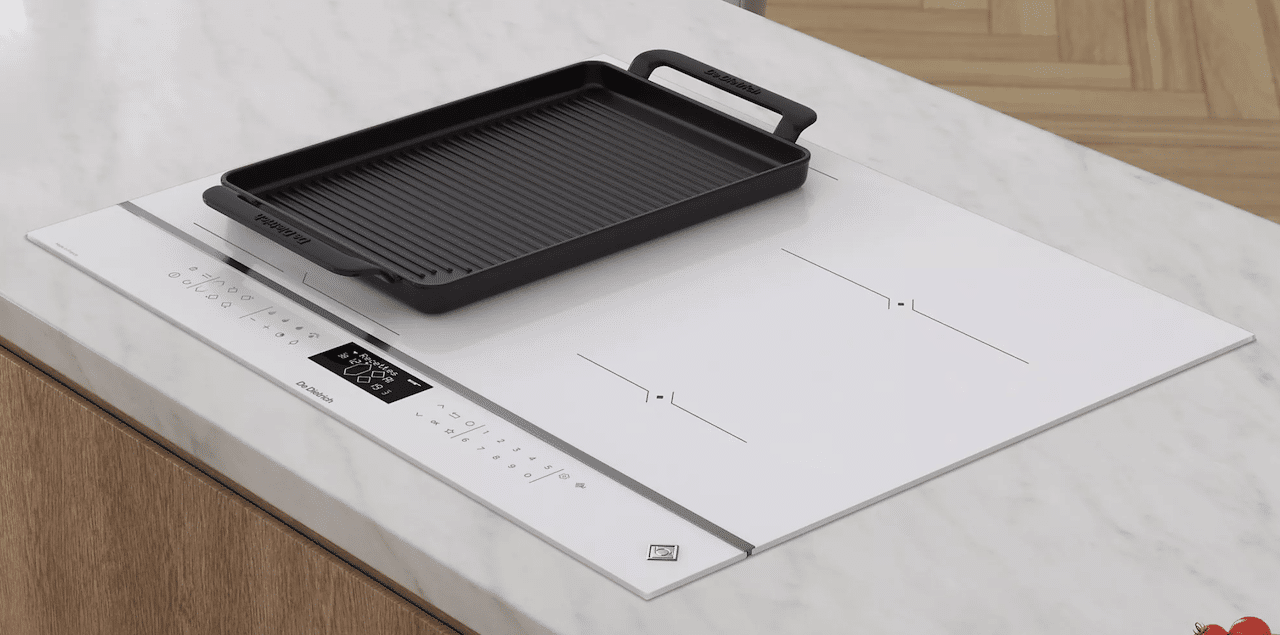 Une plaque induction de la marque De Dietrich.