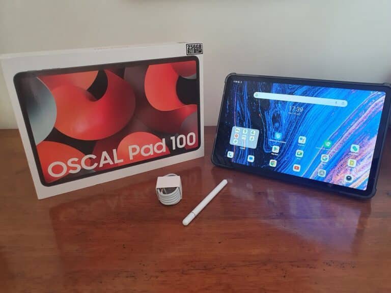 Le contenu de la boite de la tablette Android Oscal Pad 100