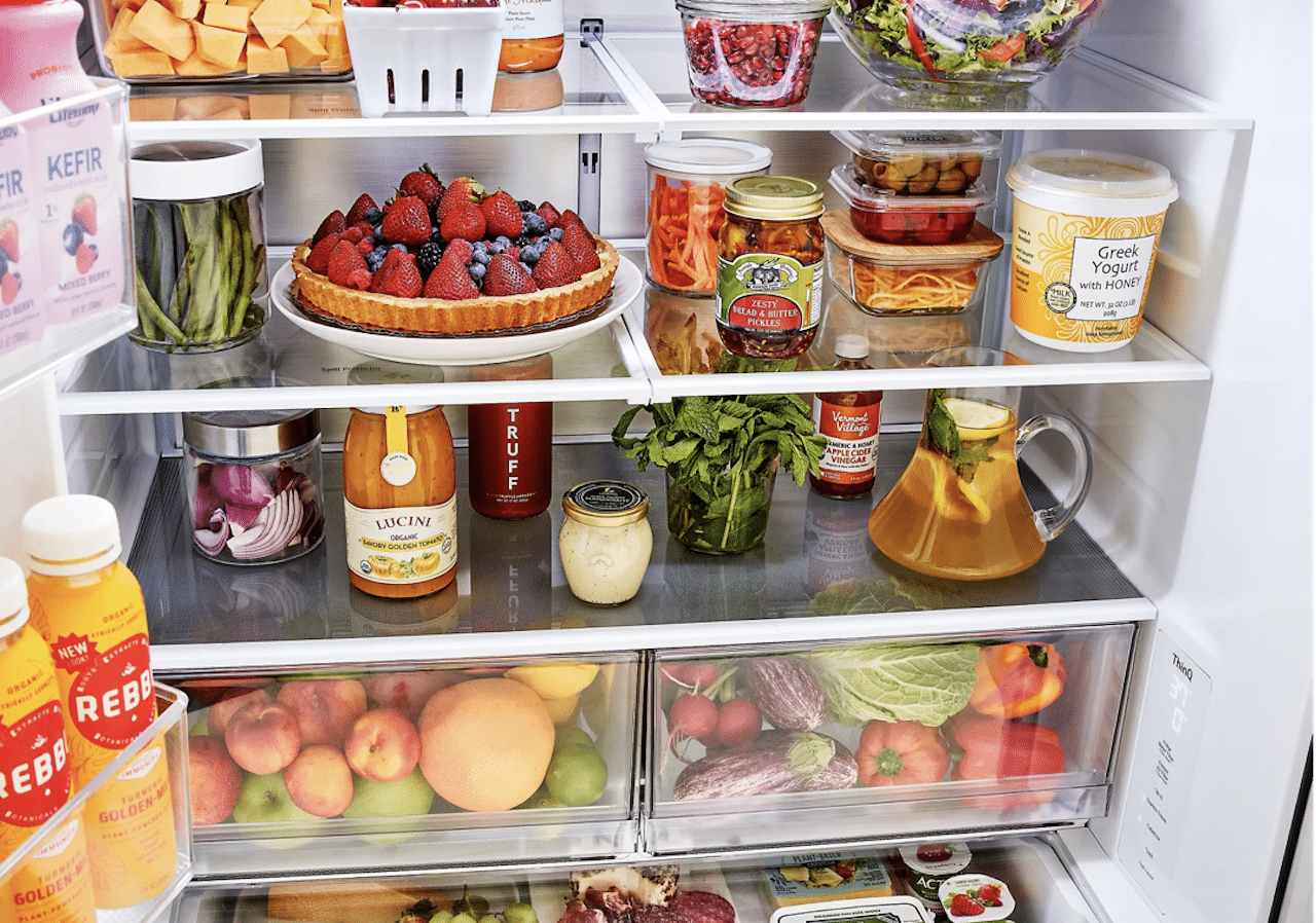 L'intérieur d'un réfrigérateur LG.