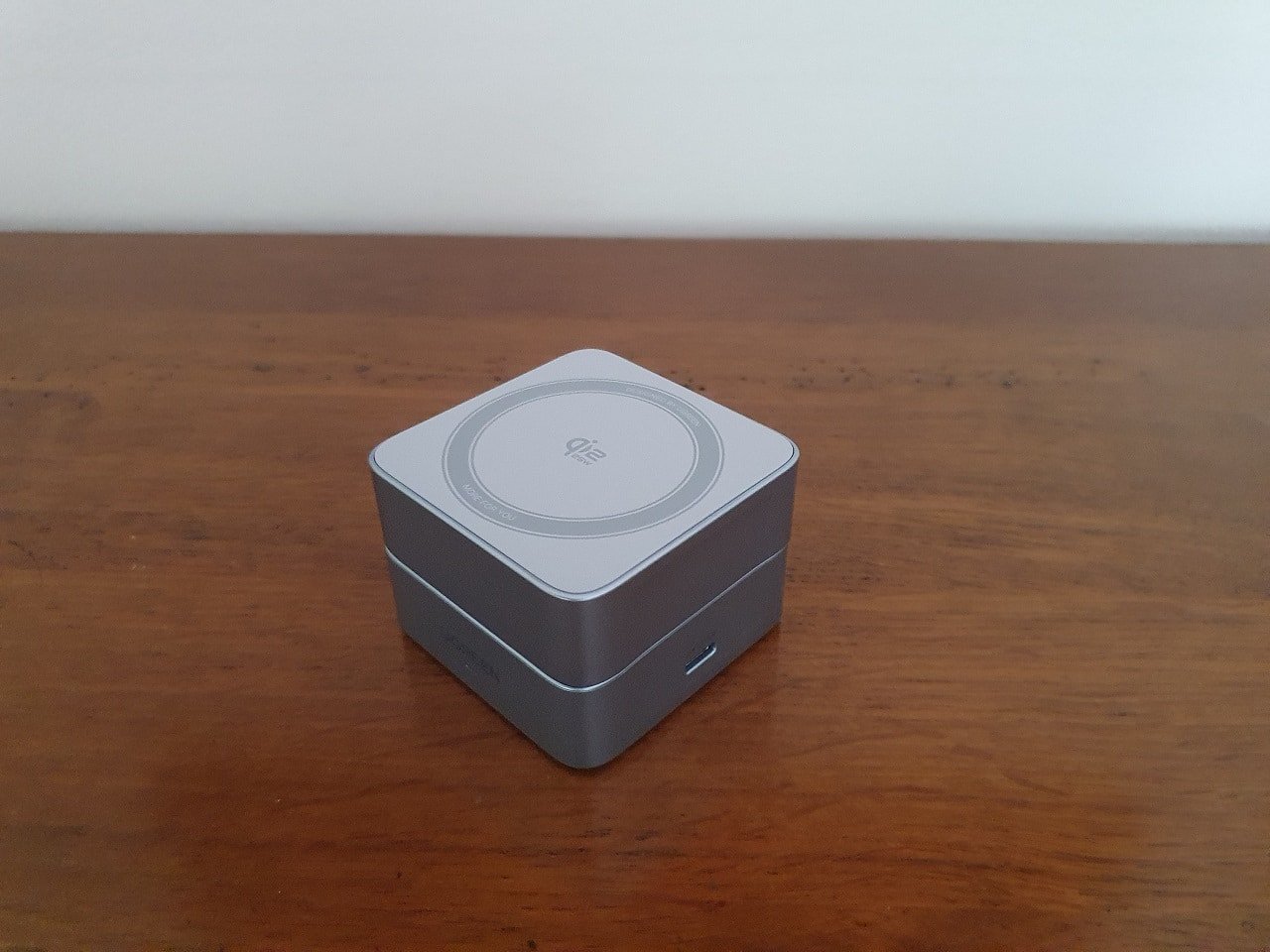 Le chargeur Qi2 2 en 1 de Ugreen