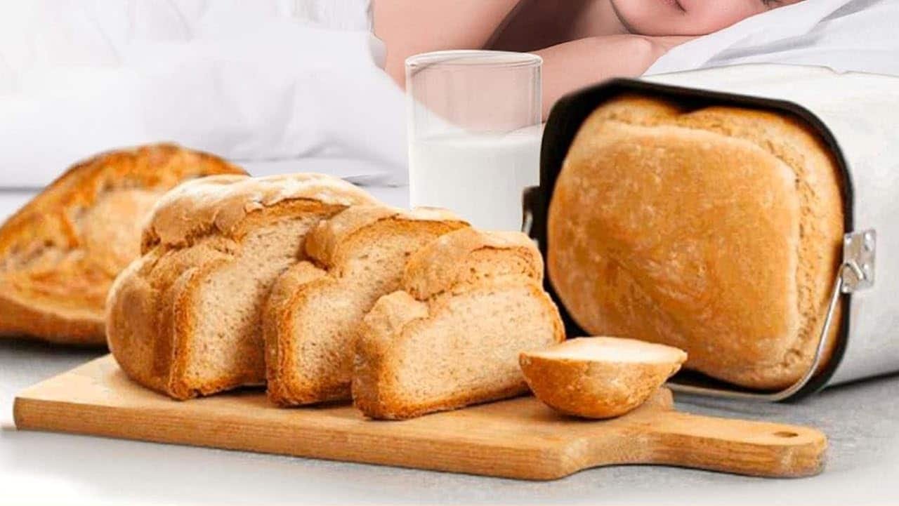 Un pain brioché préparé à l'aide d'une machine à pain.