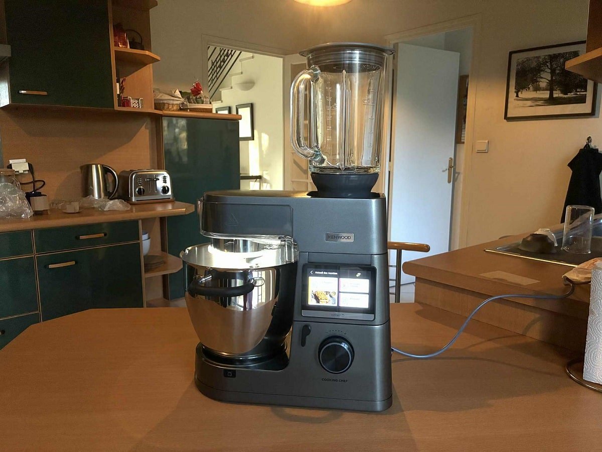 Le robot Kenwood Cooking Chef KCL96 avec l'option blender non incluse